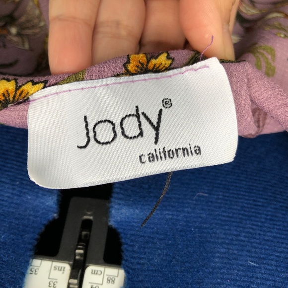 Jody California Purple Floral Top - Picture 5 of 5